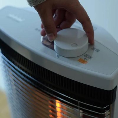 画像3: EWH-CS100P トヨトミ 速暖遠赤外線カーボンヒーター  カーボン＋遠赤ヒーター 自動 手動首振り 1000W/500W切替 (3)